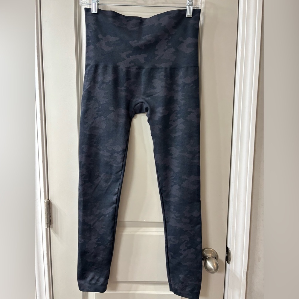 SPANX Black Camo High-Waist Leggings - Picture 3 of 5